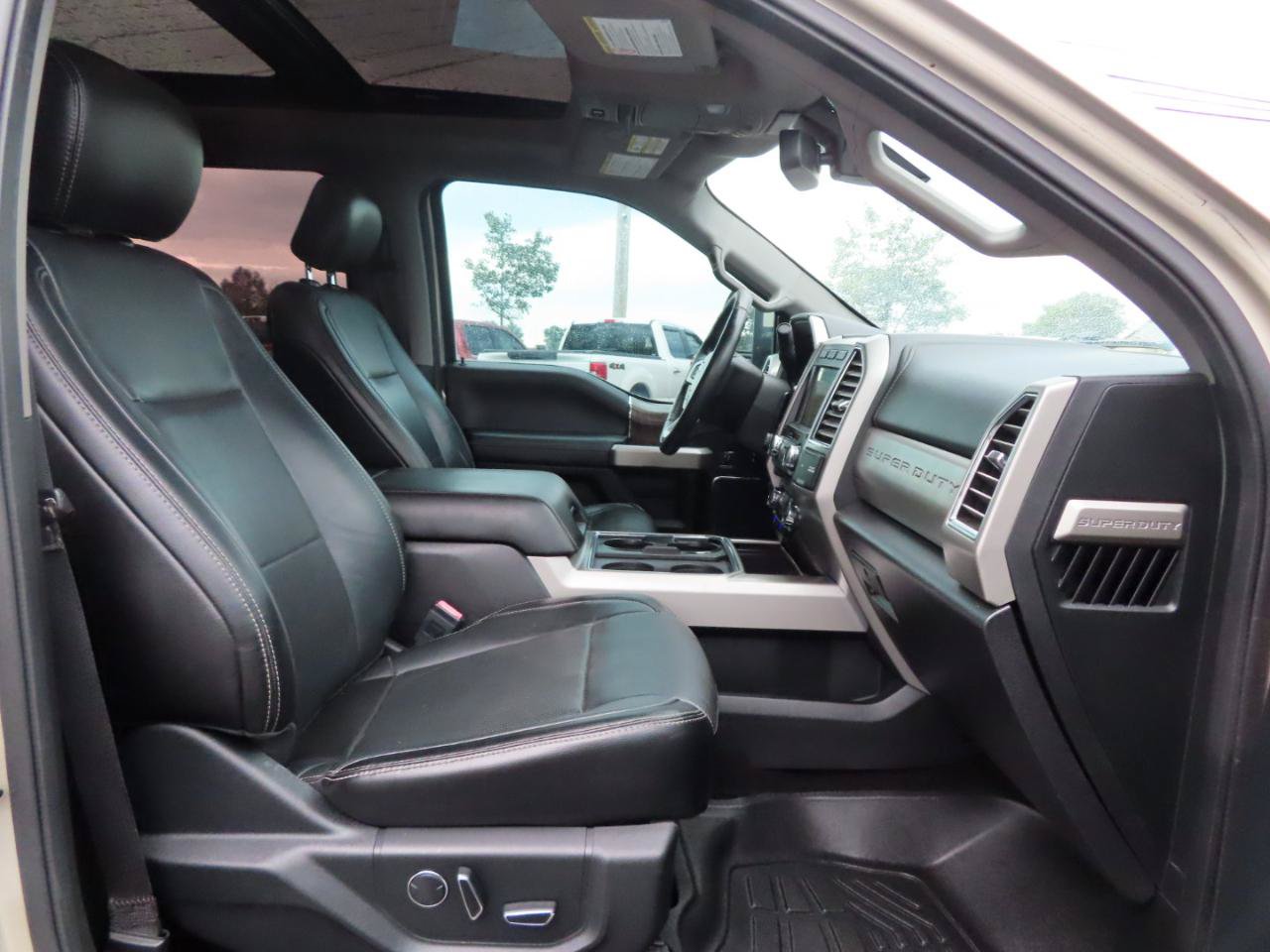 Used 2017 Ford F350 Lariat w/ Lariat Ultimate Package AWD/4WD image 51
