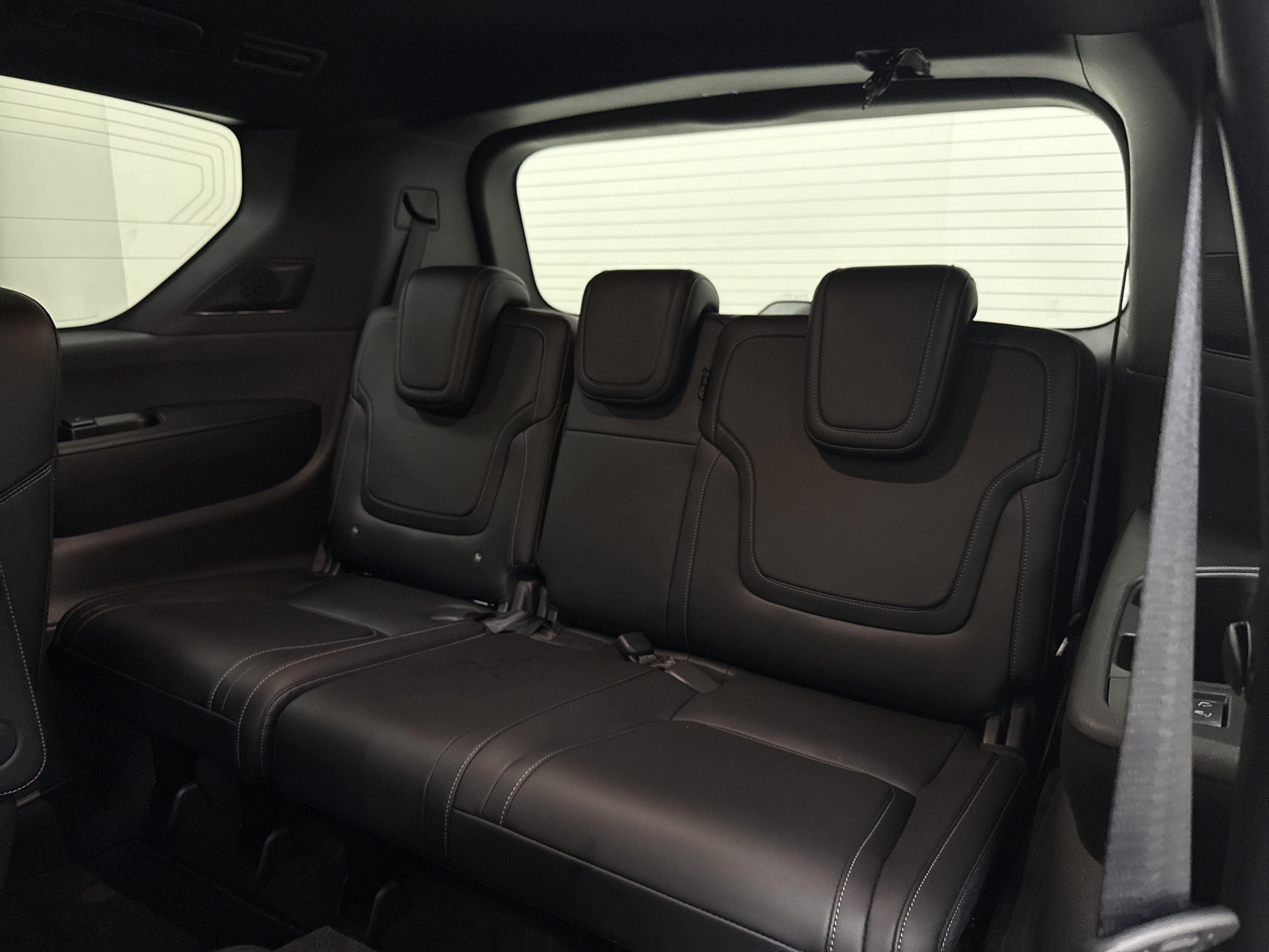 Used 2026 Nissan Armada PRO-4X w/ Captain's Chari Seat Package AWD/4WD image 16