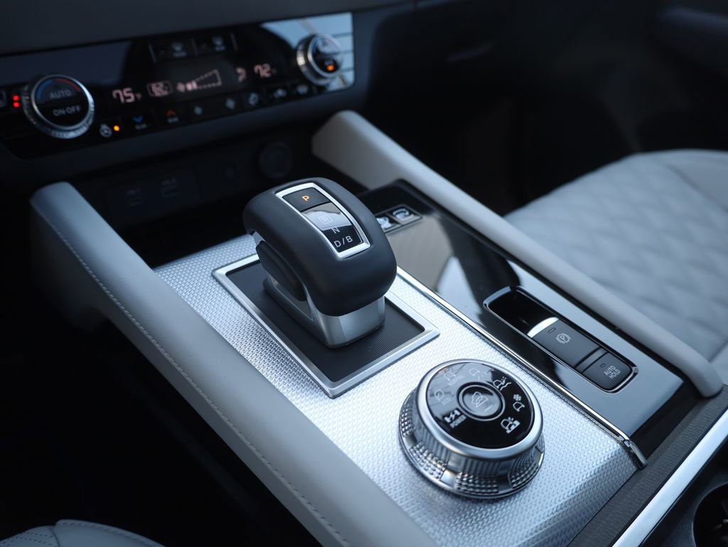 New 2025 Mitsubishi Outlander SEL image 40