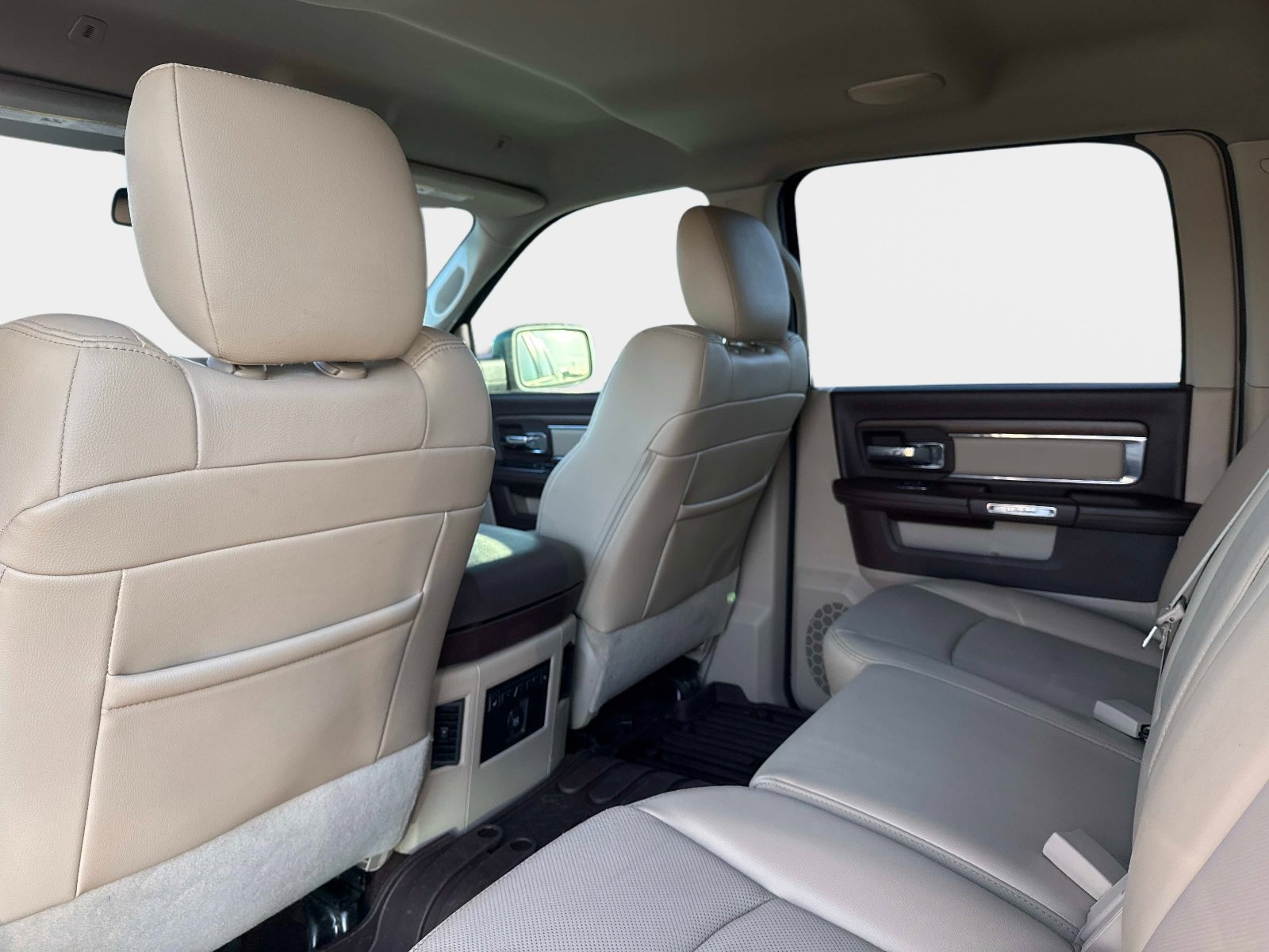 Used 2017 RAM 1500 Laramie w/ Convenience Group image 18