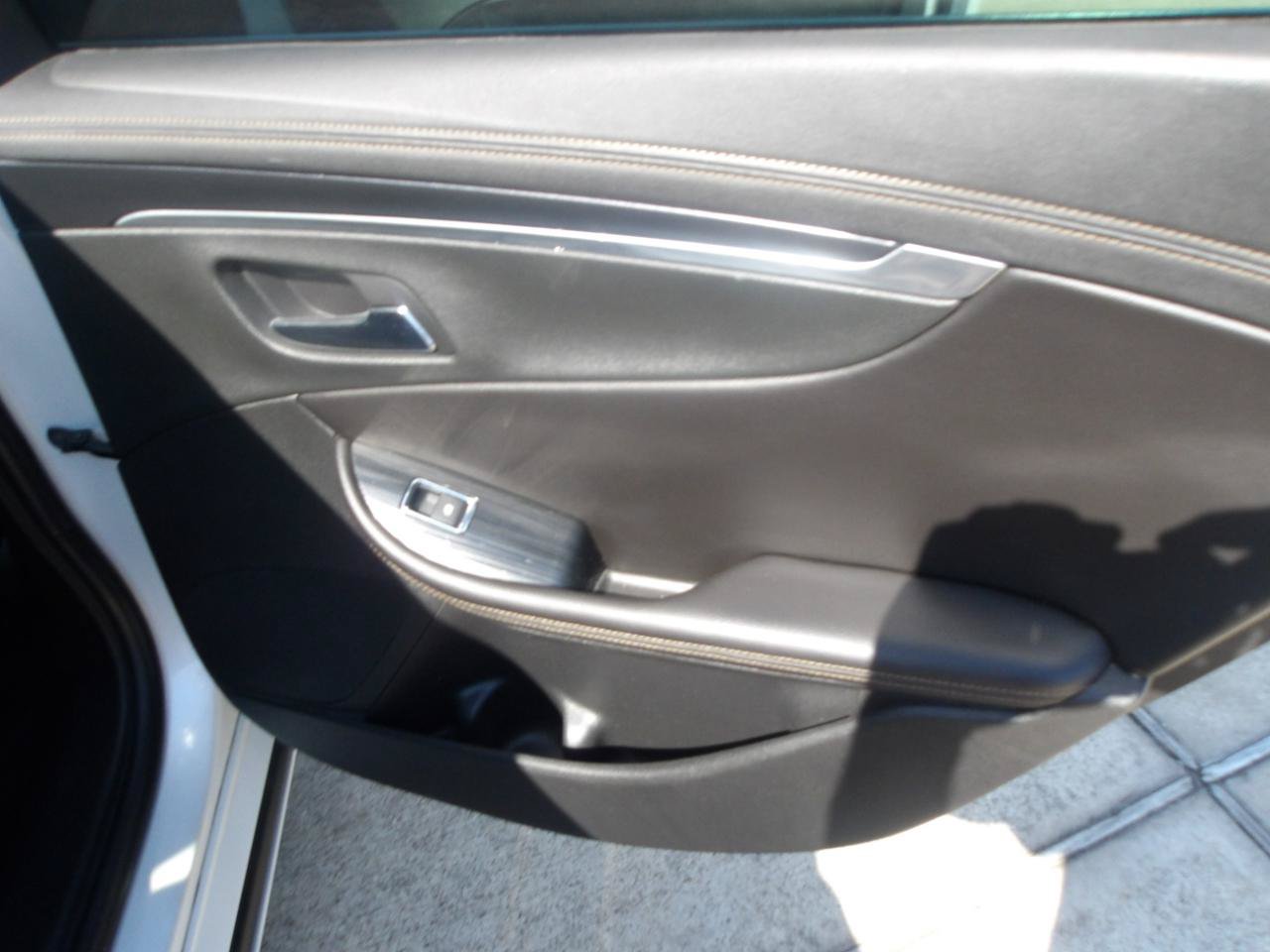 Used 2018 Chevrolet Impala LT FWD image 7