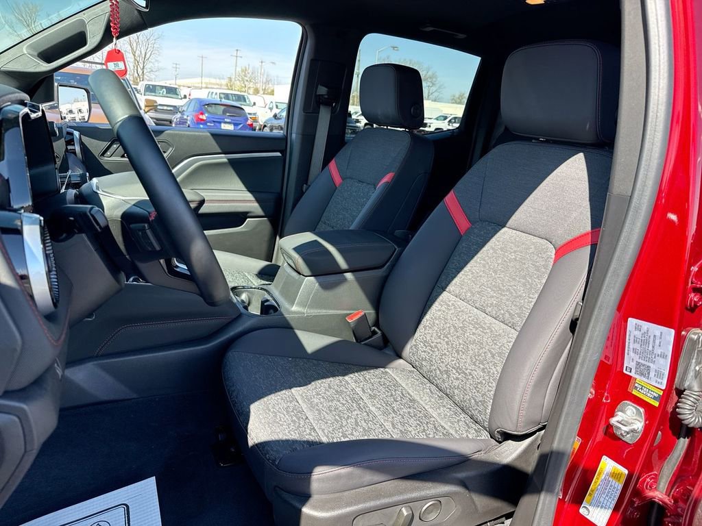 Used 2024 Chevrolet Colorado Z71 w/ Z71 Convenience Package 2 image 11