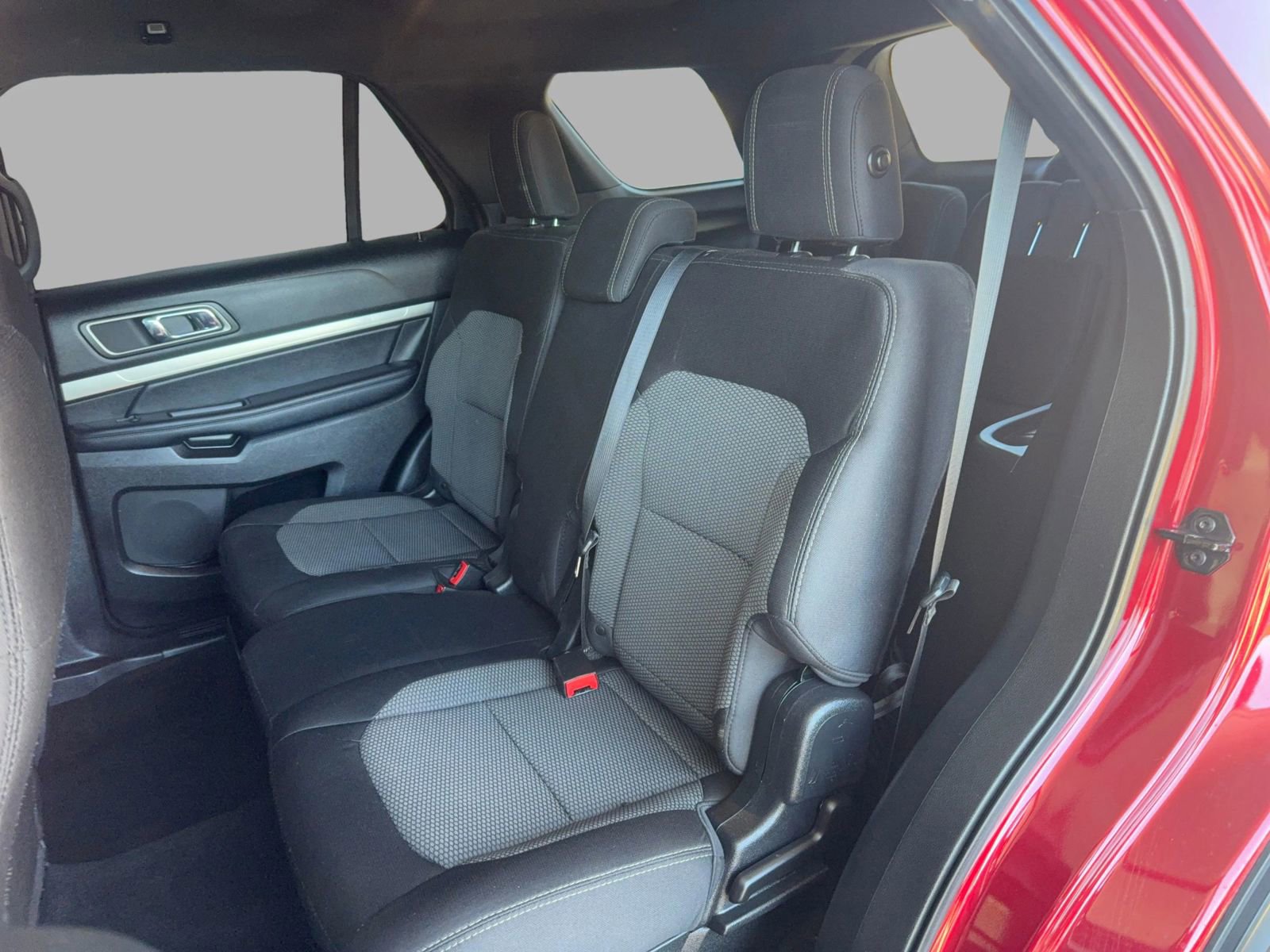 Used 2018 Ford Explorer XLT w/ Equipment Group 201A image 26