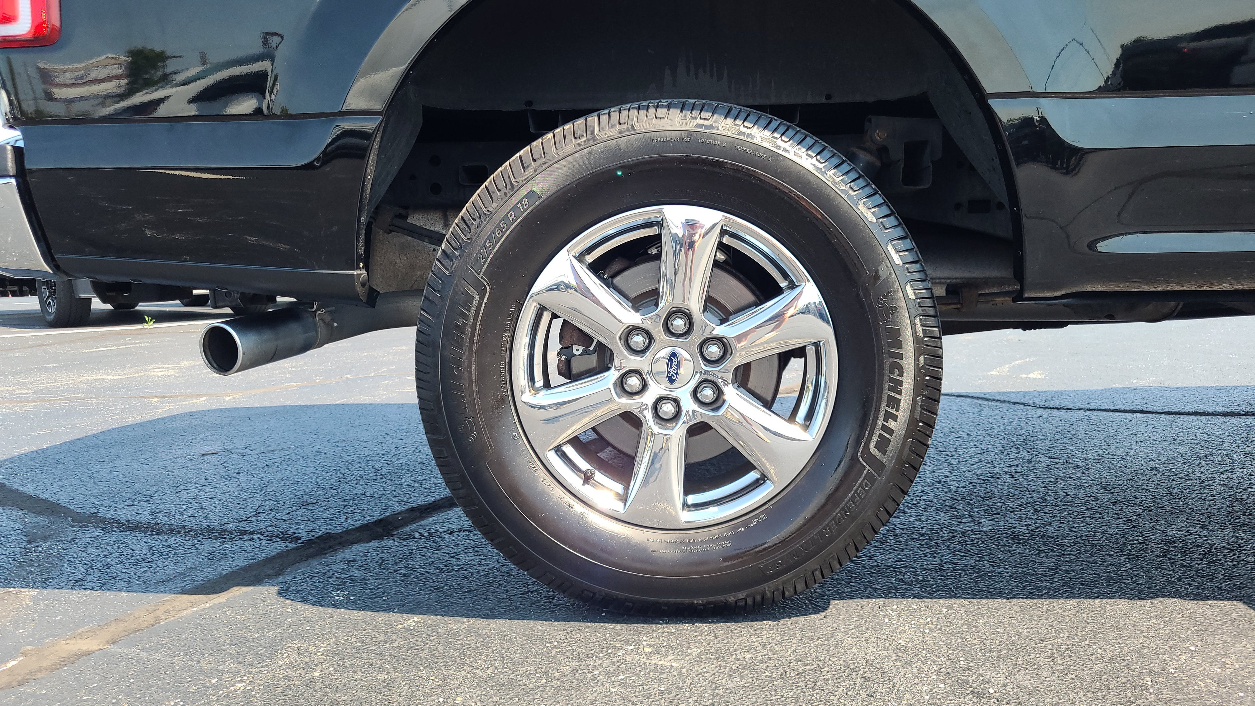 Certified 2018 Ford F150 XLT w/ XTR Package AWD/4WD image 11