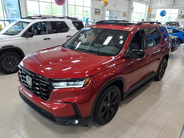 Certified 2025 Honda Pilot Black Edition image 1