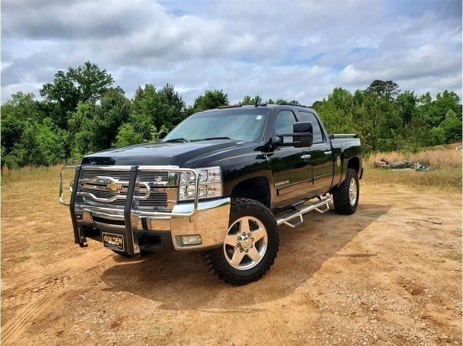 Used 2007 Chevrolet Silverado 2500 LTZ w/ Safety Package AWD/4WD image 2