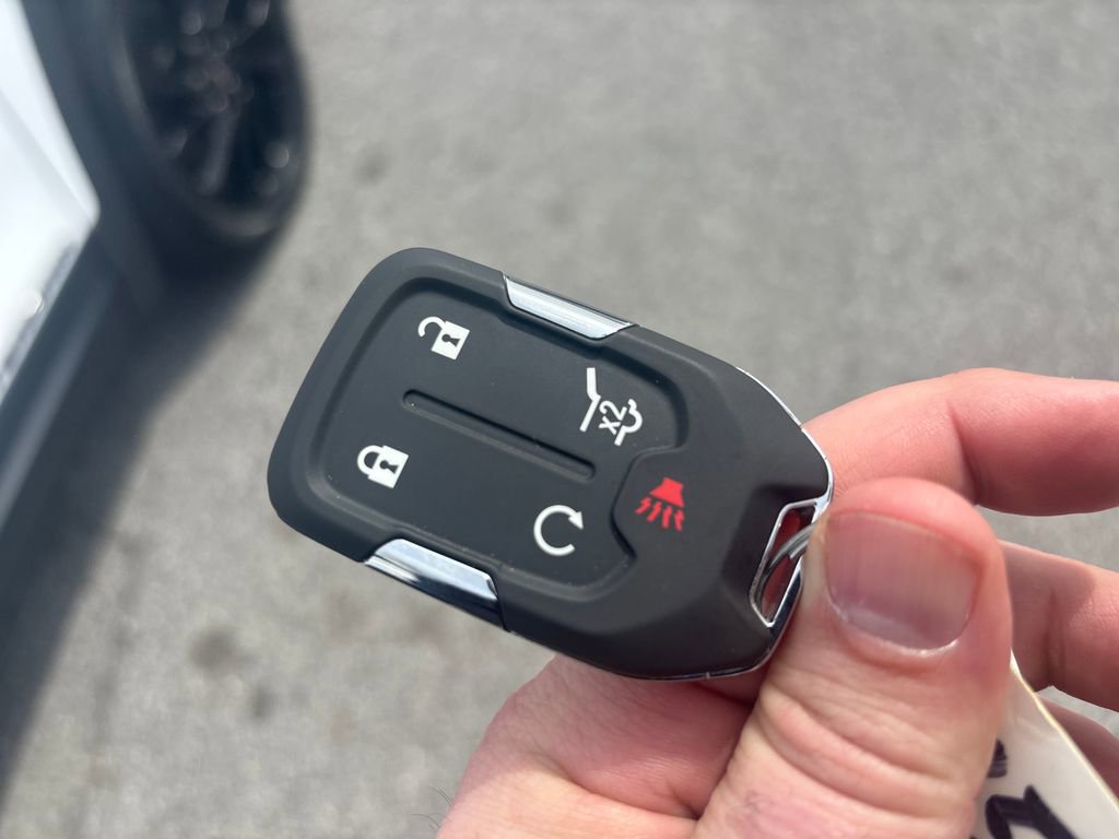 Used 2024 GMC Terrain SLE w/ Driver Convenience Package image 31