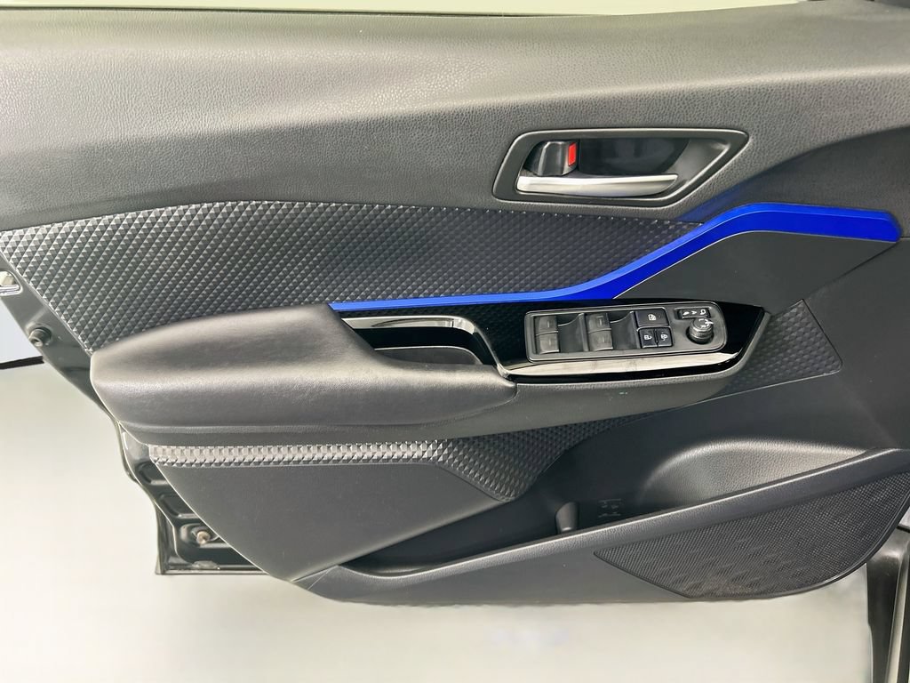 Used 2020 Toyota C-HR XLE FWD image 22