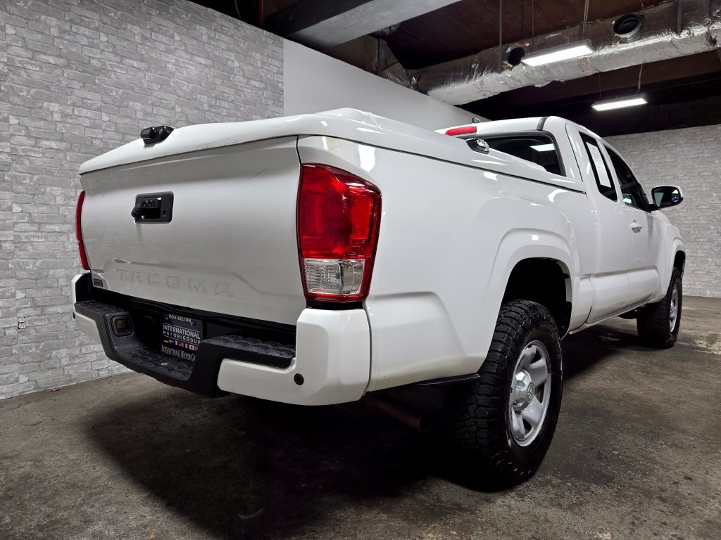 Used 2017 Toyota Tacoma SR RWD image 34