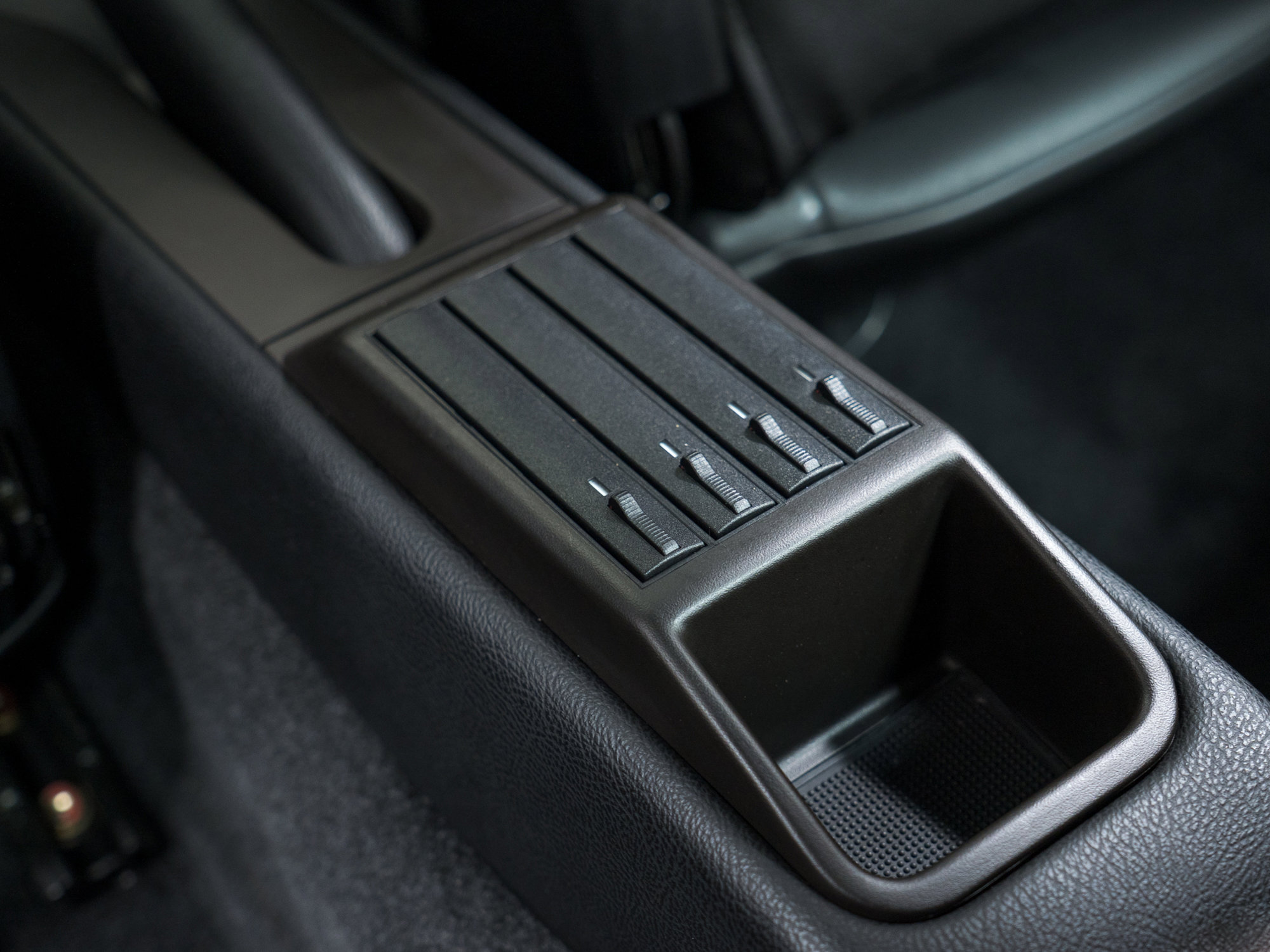 Used 1996 Porsche 911 GT3 RS image 35