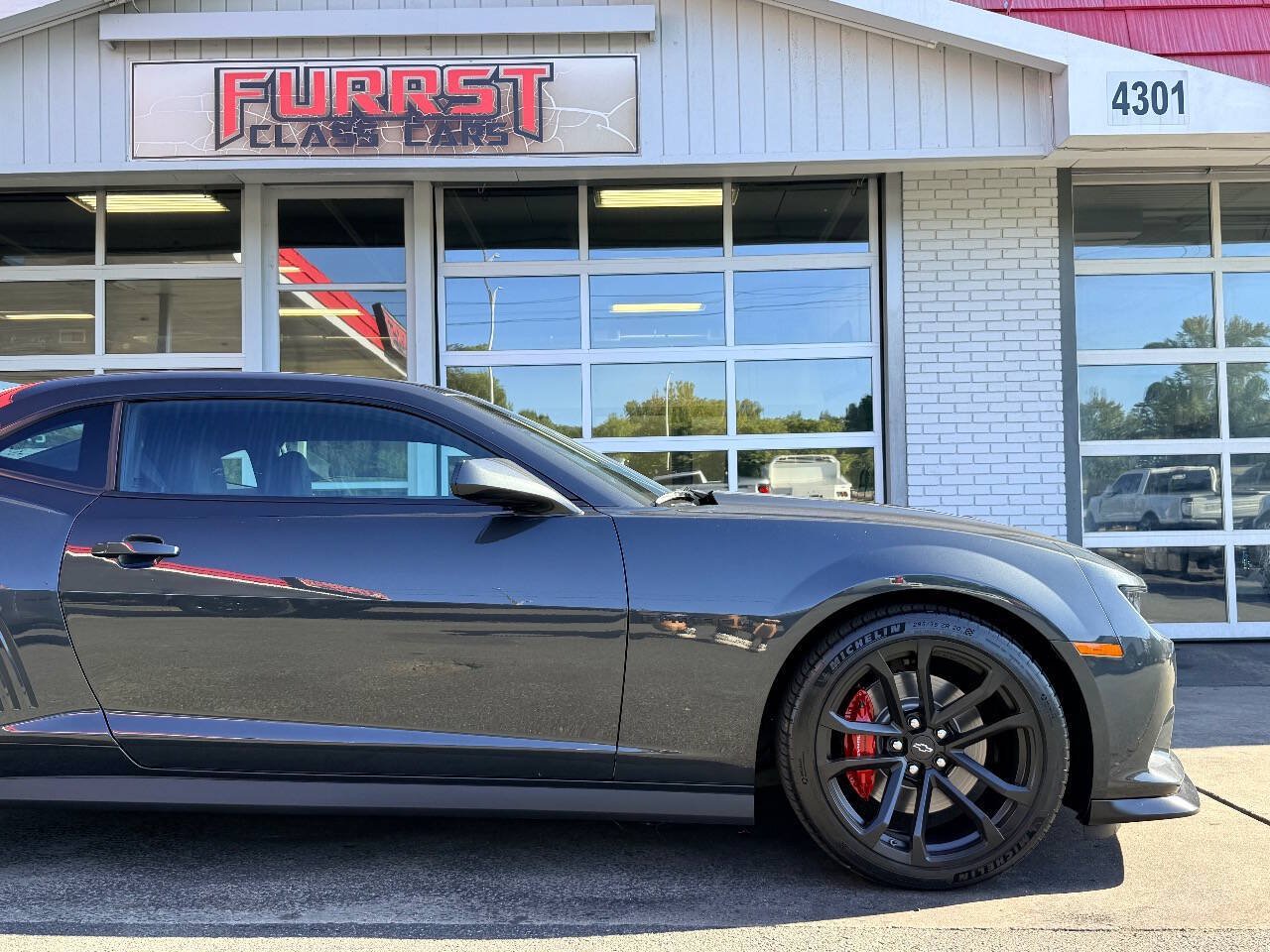 Used 2015 Chevrolet Camaro SS w/ SS Performance Package RWD image 11