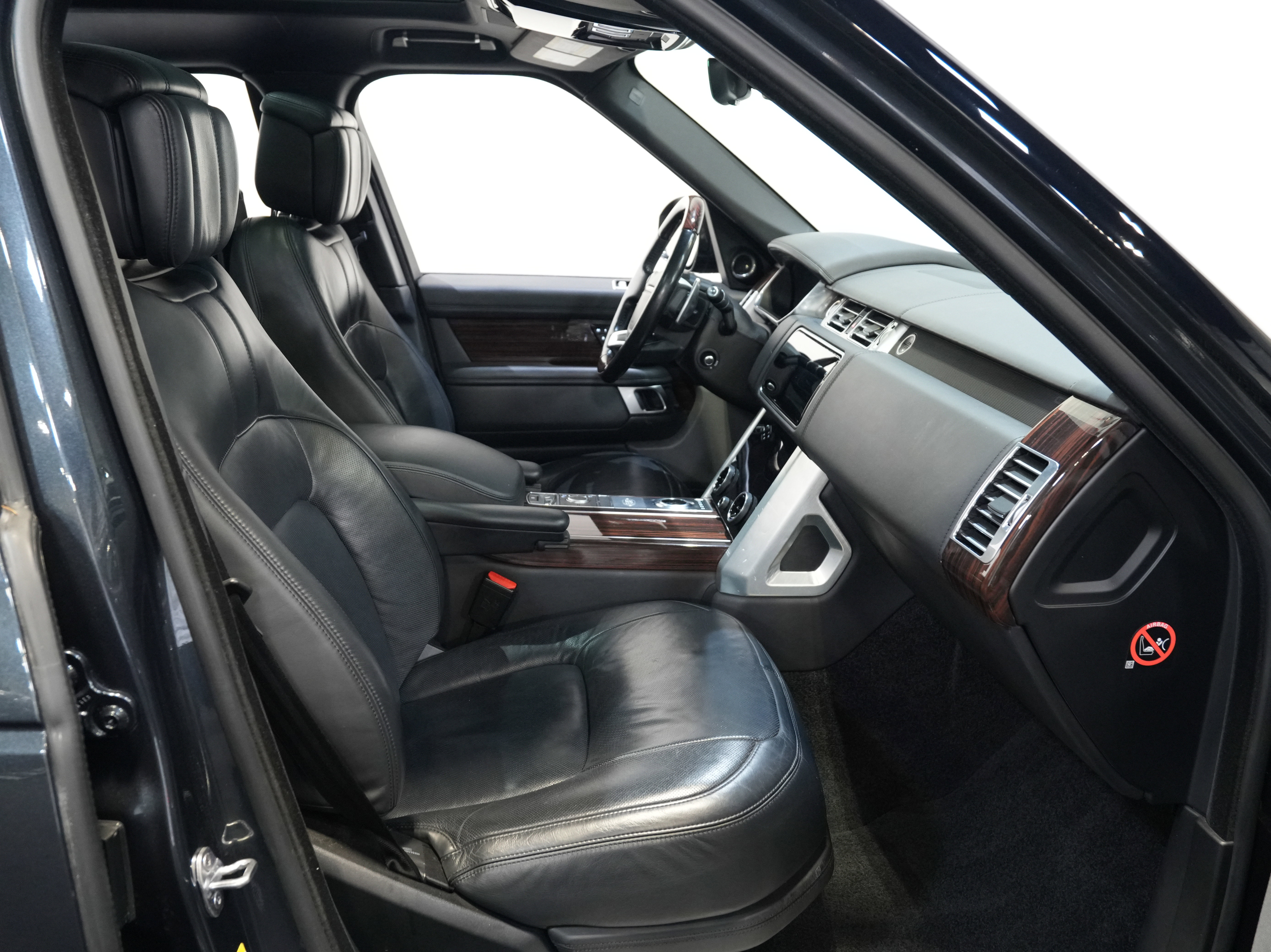 Used 2018 Land Rover Range Rover Long Wheelbase Autobiography image 31