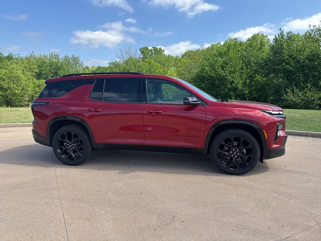 Used 2025 Chevrolet Traverse RS AWD/4WD image 5