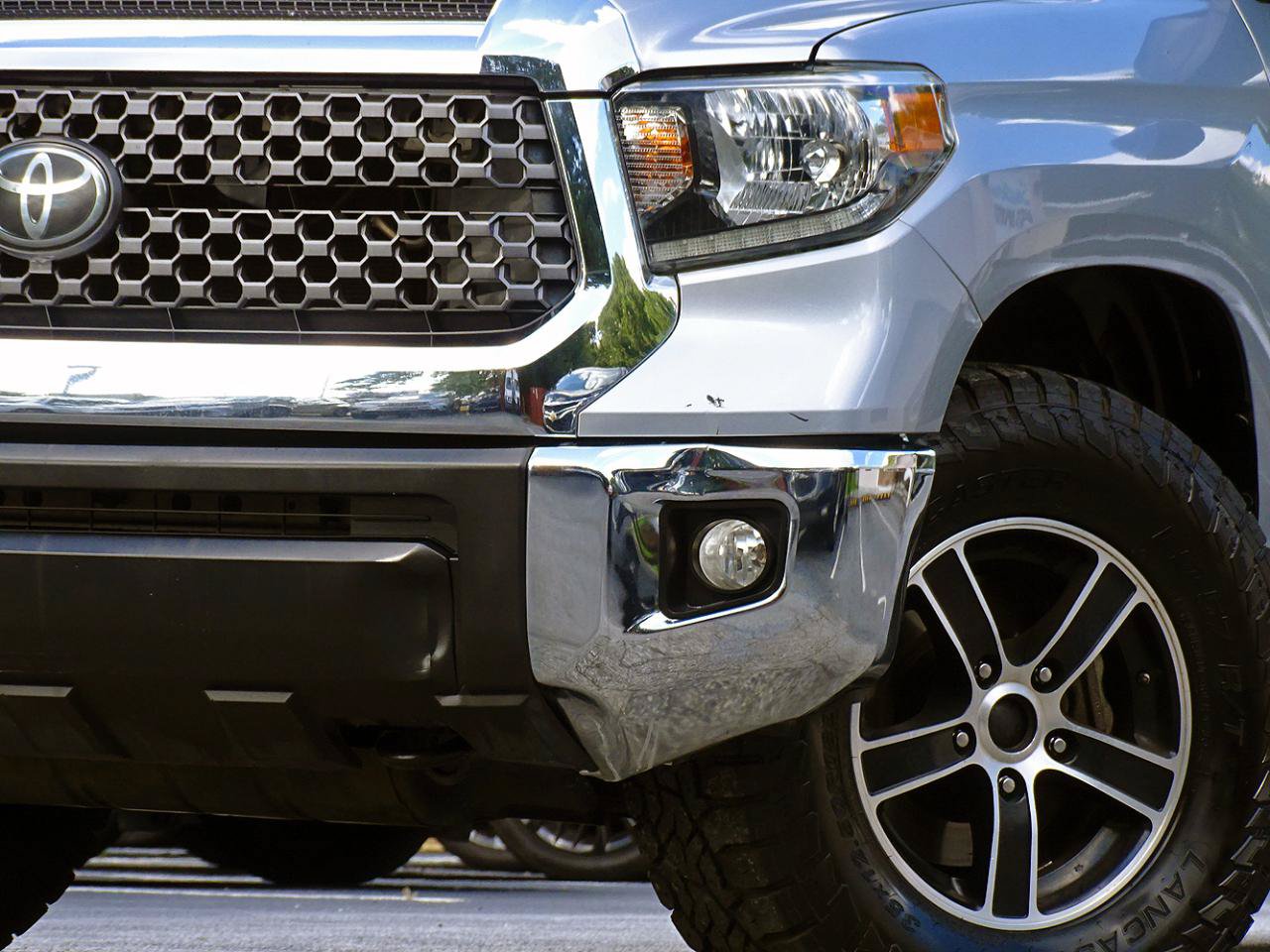 Used 2019 Toyota Tundra SR5 AWD/4WD image 6