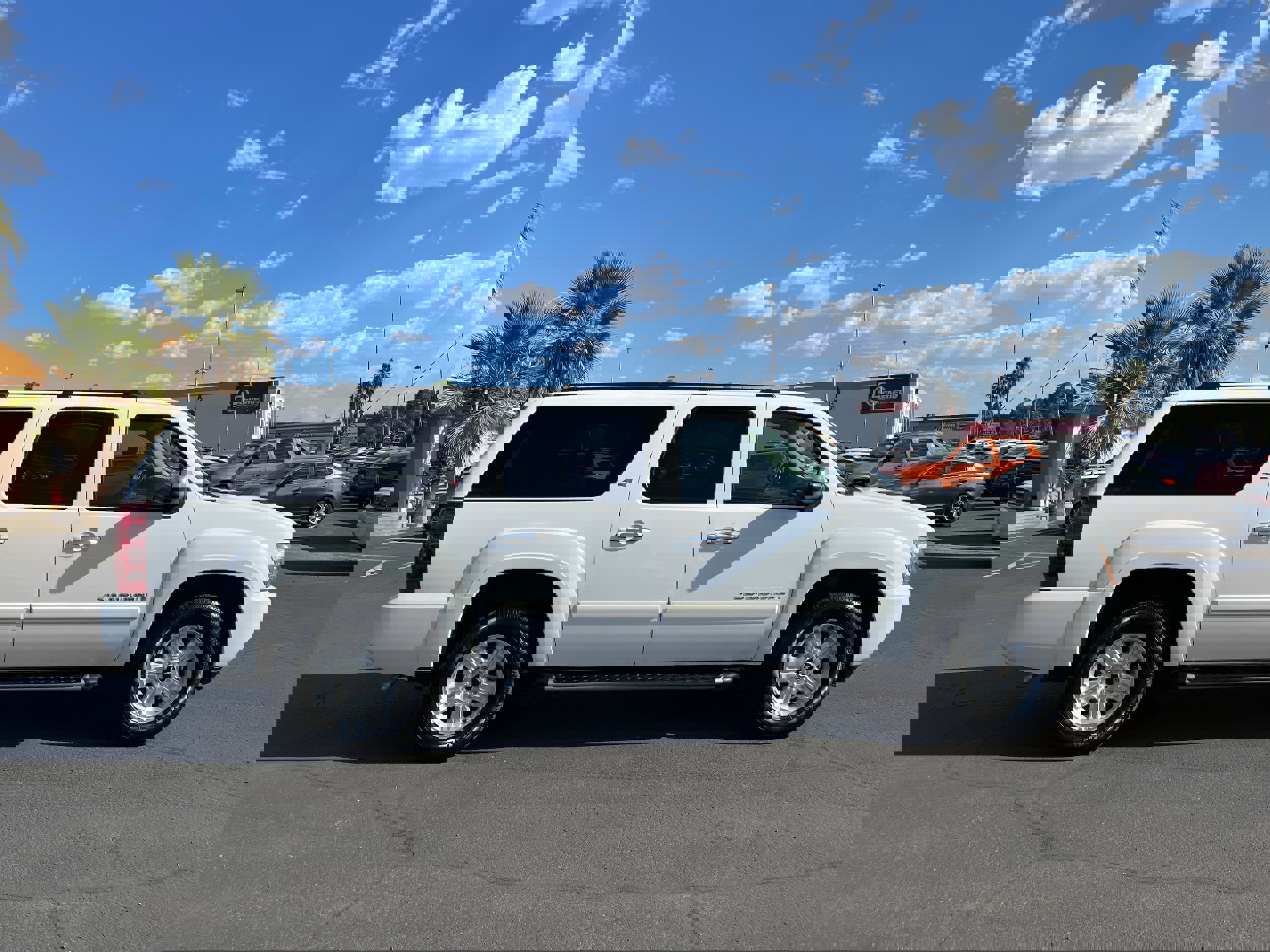 Used 2008 Chevrolet Suburban LT image 6