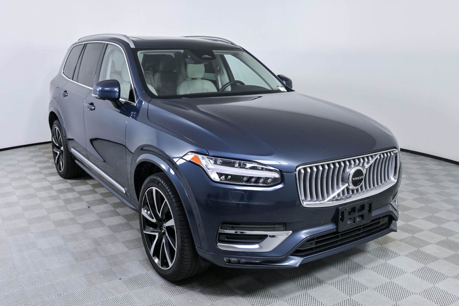Used 2023 Volvo XC90 B6 Plus w/ Protection Package Premier AWD/4WD image 26
