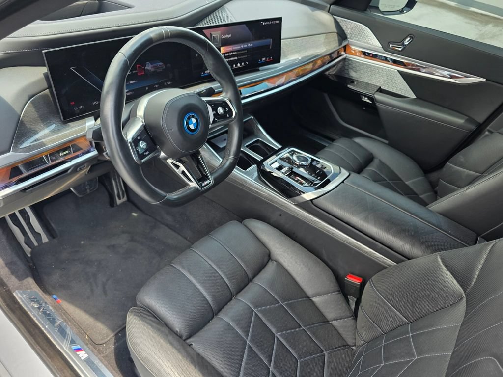 Used 2023 BMW i7 xDrive60 AWD/4WD image 10