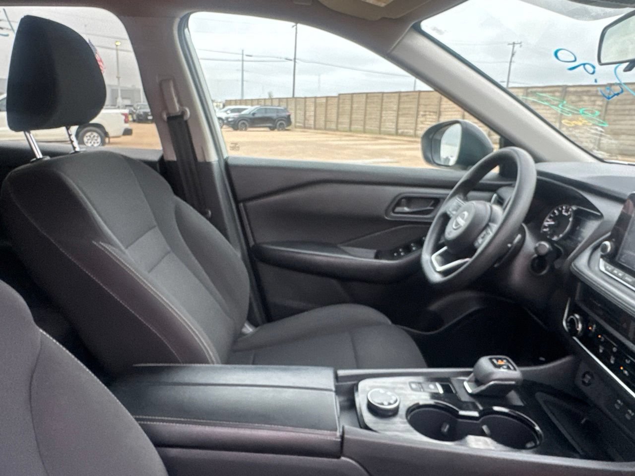 Used 2024 Nissan Rogue S AWD/4WD image 30