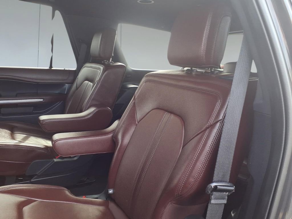 Used 2024 Ford Expedition Limited image 27