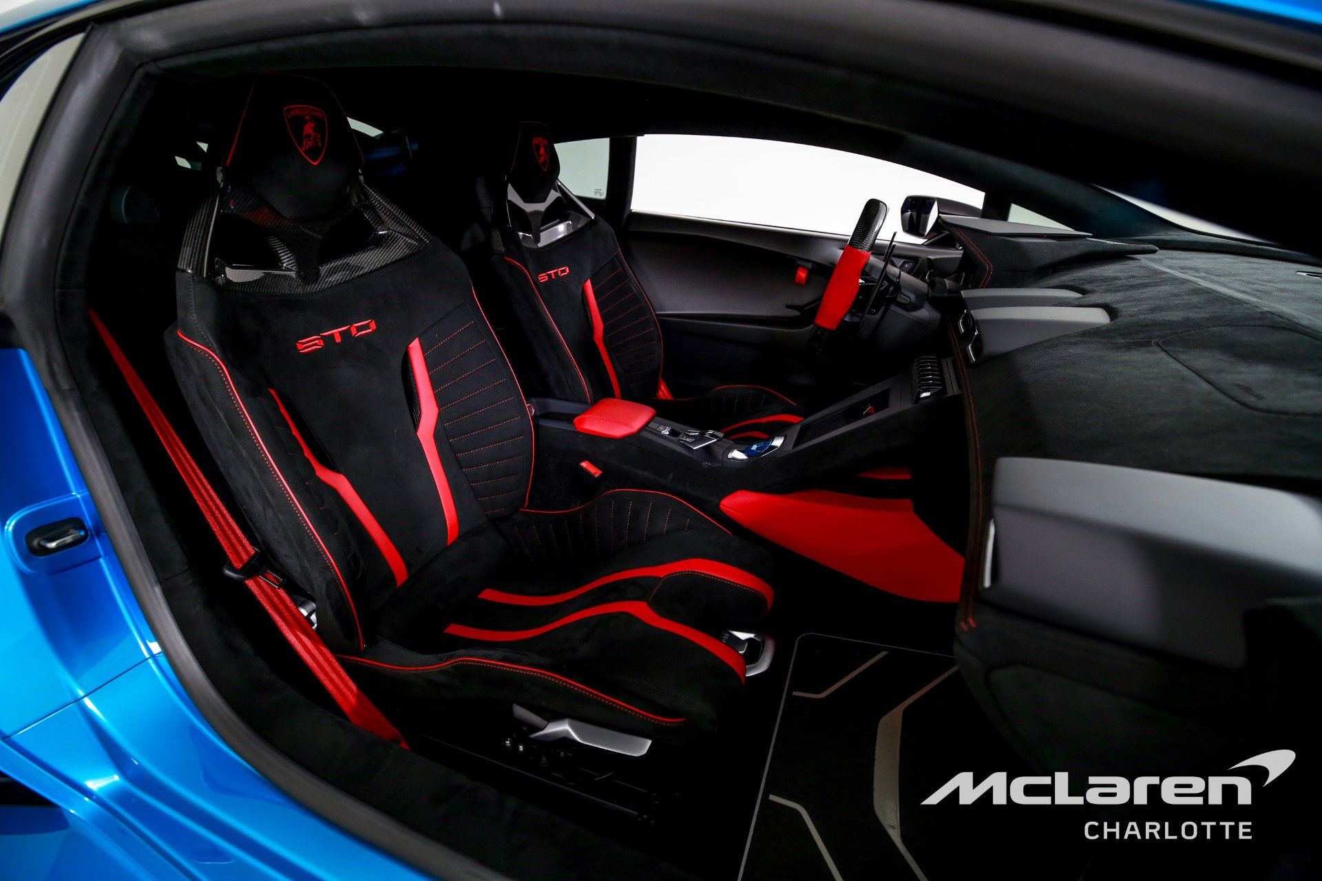Used 2023 Lamborghini Huracan STO RWD image 17