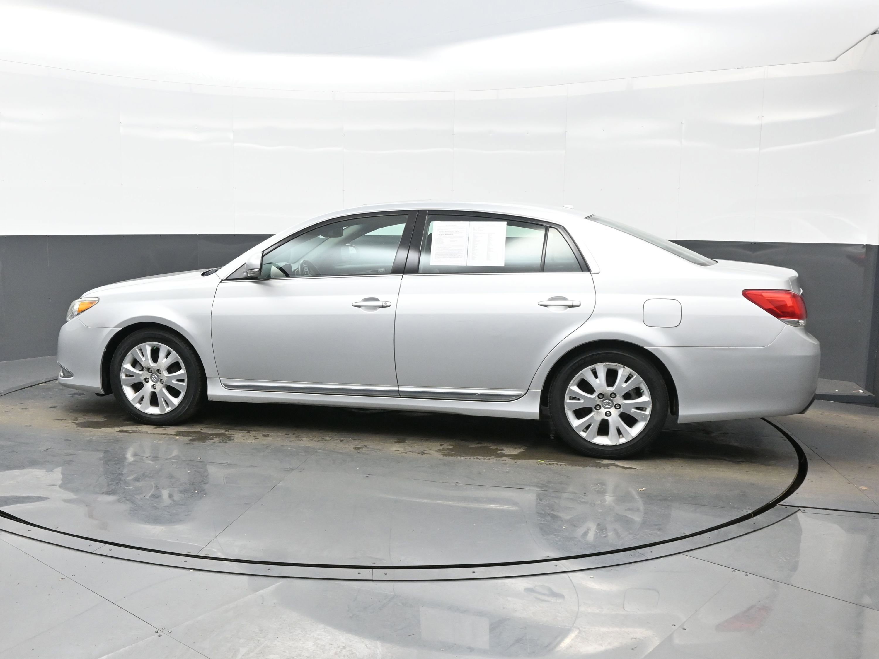 Used 2012 Toyota Avalon image 3