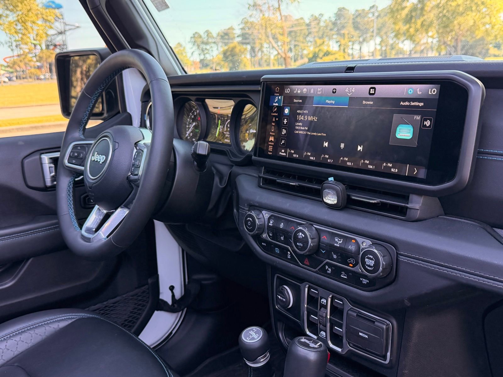 Used 2024 Jeep Wrangler High Altitude AWD/4WD image 19