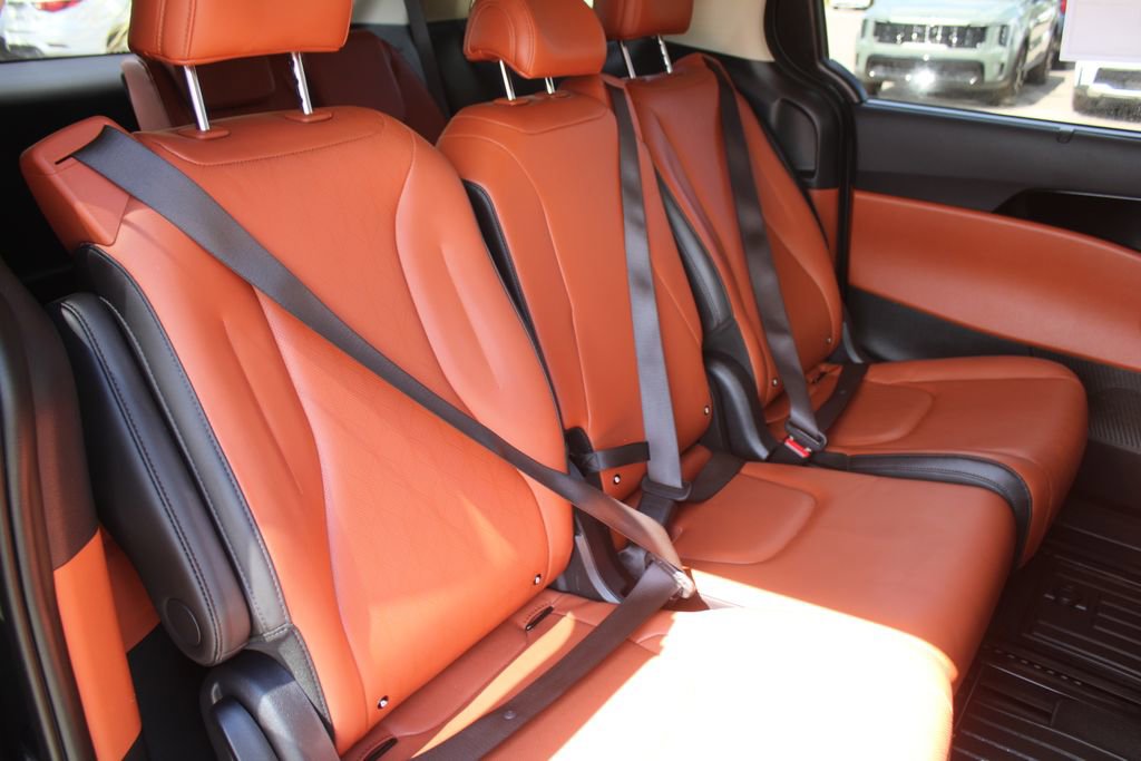 Used 2024 Kia Carnival SX FWD image 7