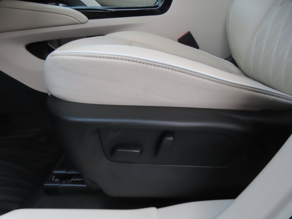 Used 2023 Buick Envision Avenir image 8