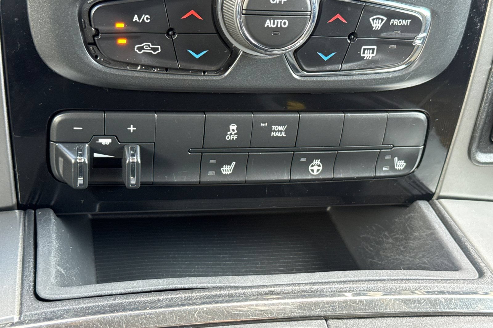 Used 2016 RAM 1500 Sport w/ Stinger Yellow Sport Package AWD/4WD image 29