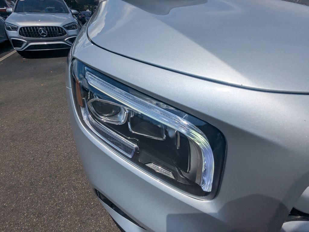 Certified 2023 Mercedes-Benz GLB 250 4MATIC w/ Premium Package image 21