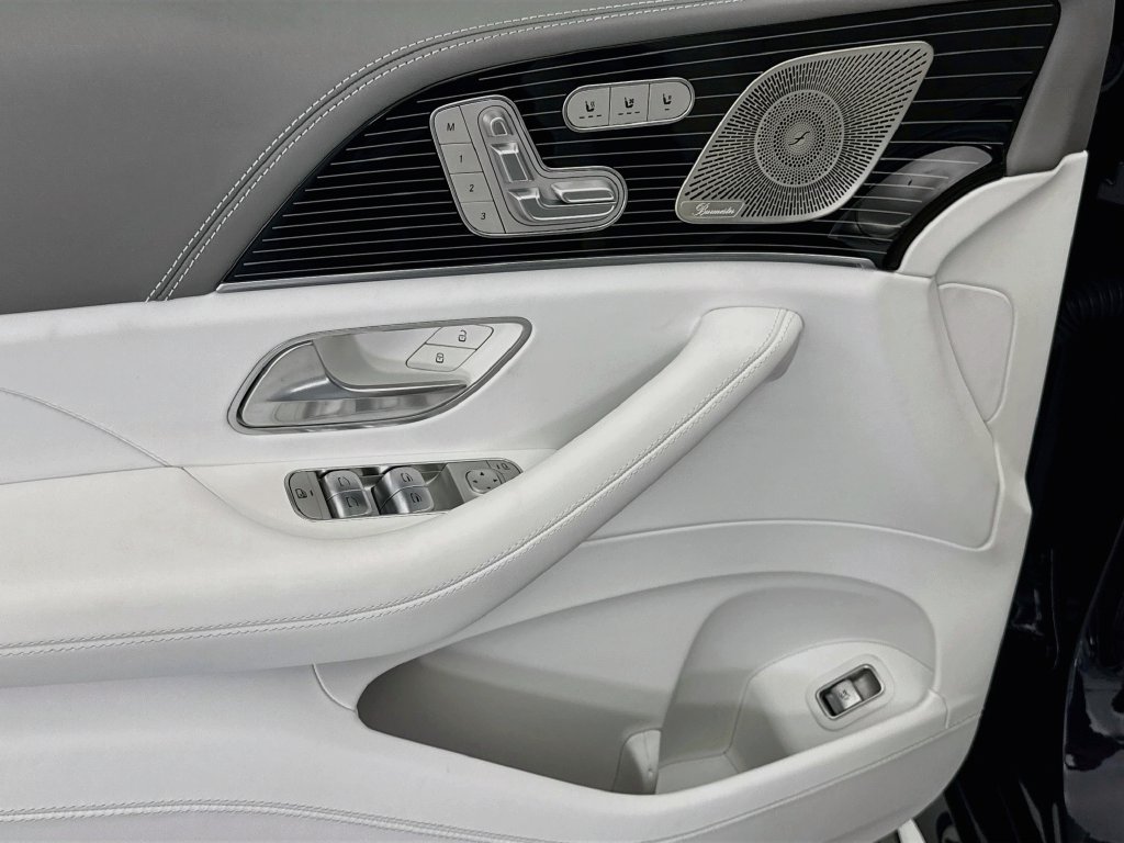 New 2026 Mercedes-Benz Maybach GLS 600 4MATIC image 23