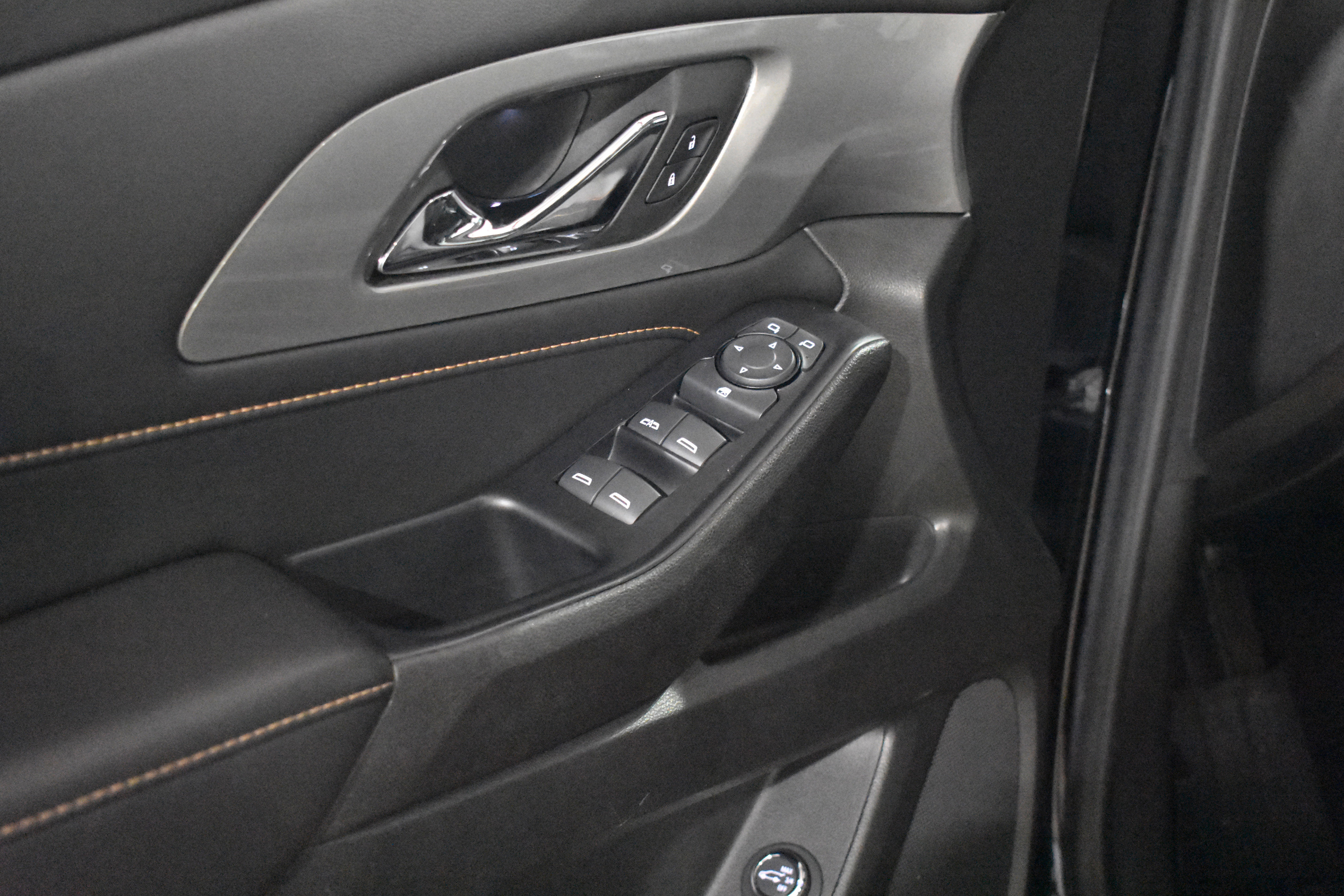 Used 2021 Chevrolet Traverse LT image 24