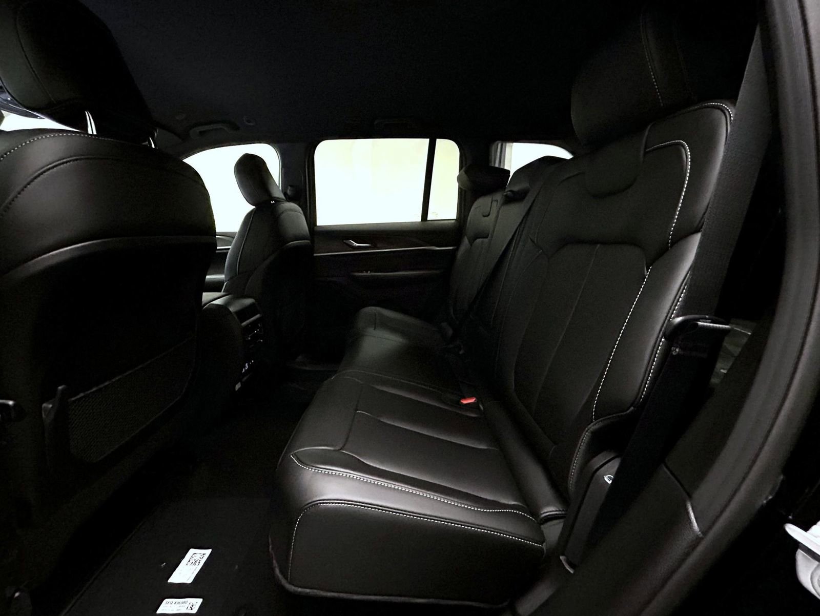 New 2025 Jeep Grand Cherokee Limited image 11