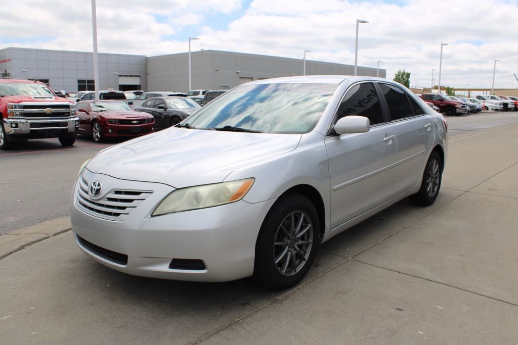 Used 2009 Toyota Camry LE FWD image 3
