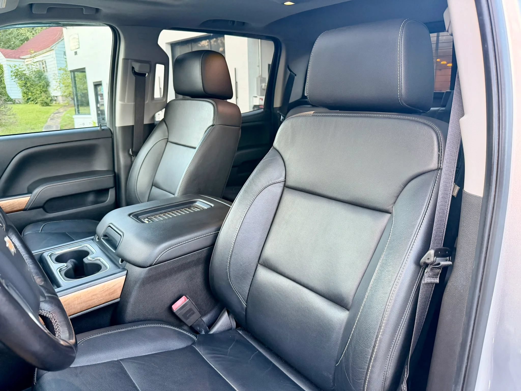 Used 2018 Chevrolet Silverado 1500 LTZ w/ Sport Package AWD/4WD image 17