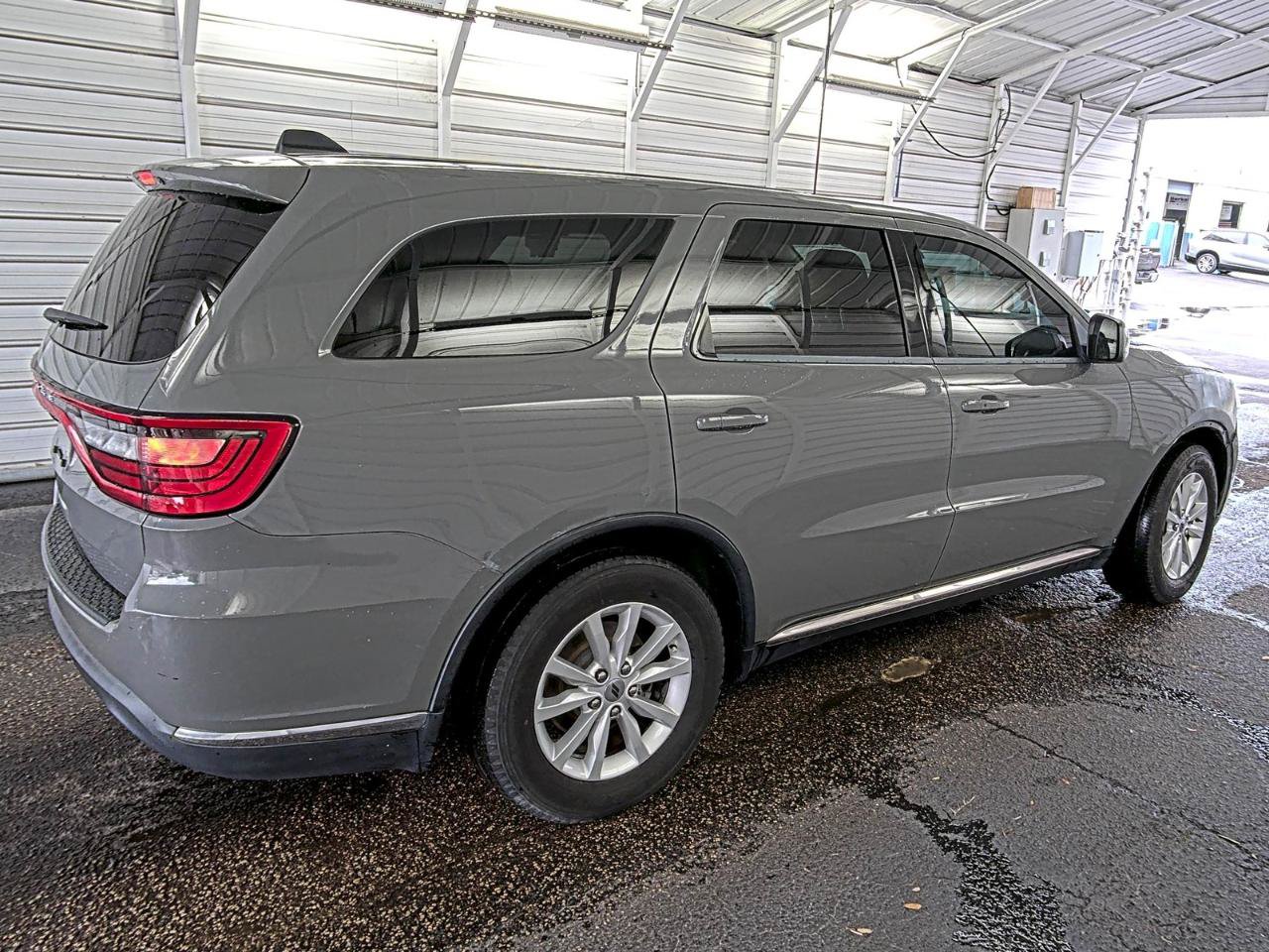 Used 2020 Dodge Durango SXT w/ 3rd Row Seating Group RWD image 2