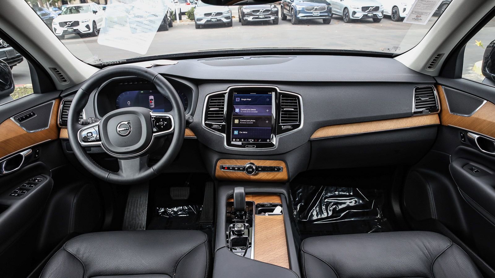 Used 2025 Volvo XC90 B6 Plus image 12