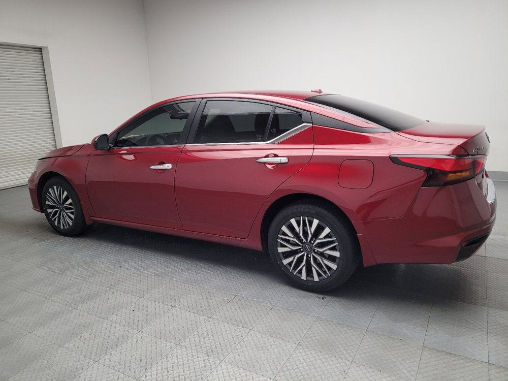 Used 2023 Nissan Altima 2.5 SV image 2