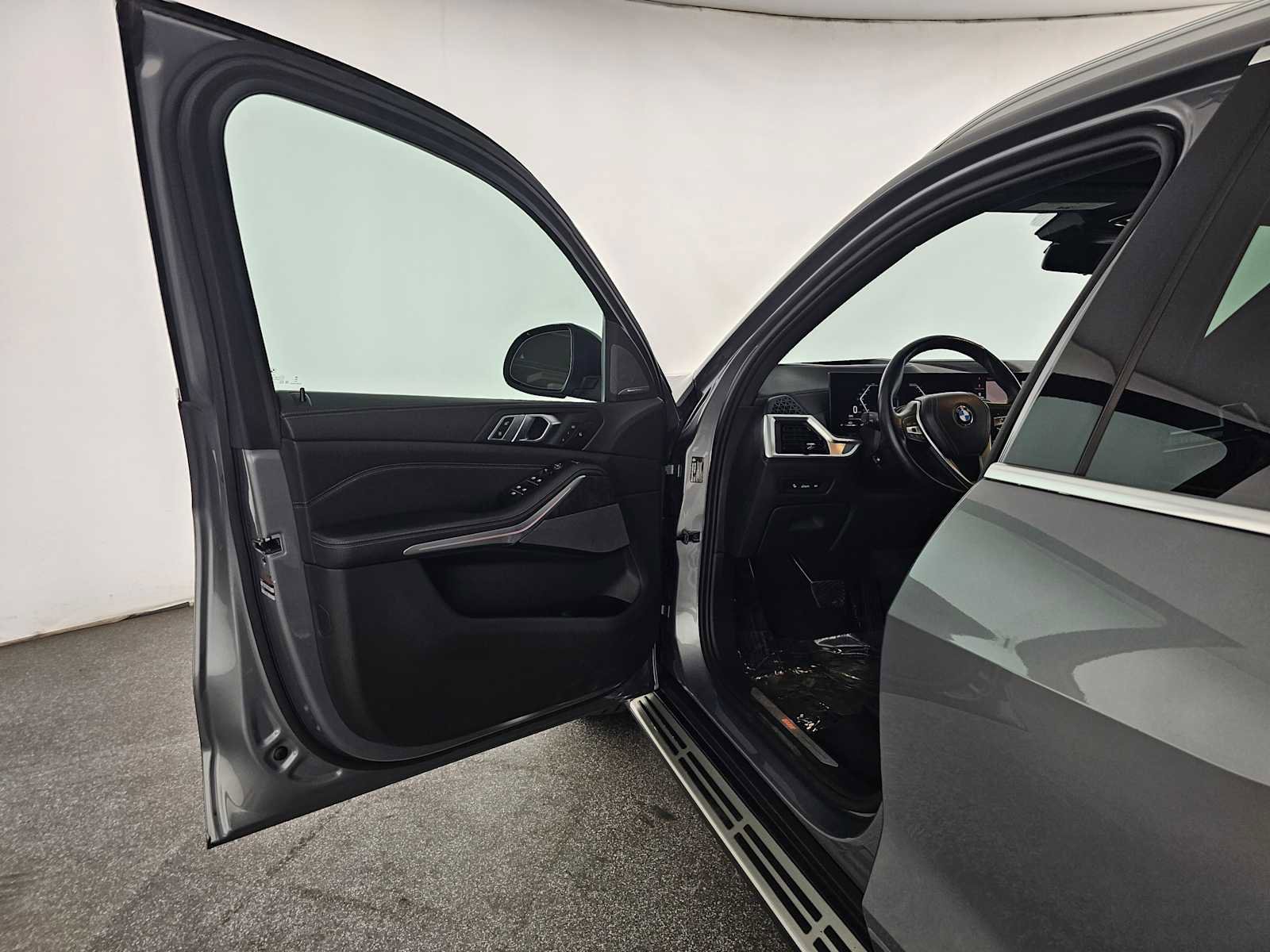 Used 2024 BMW X5 xDrive40i w/ Premium Package image 19