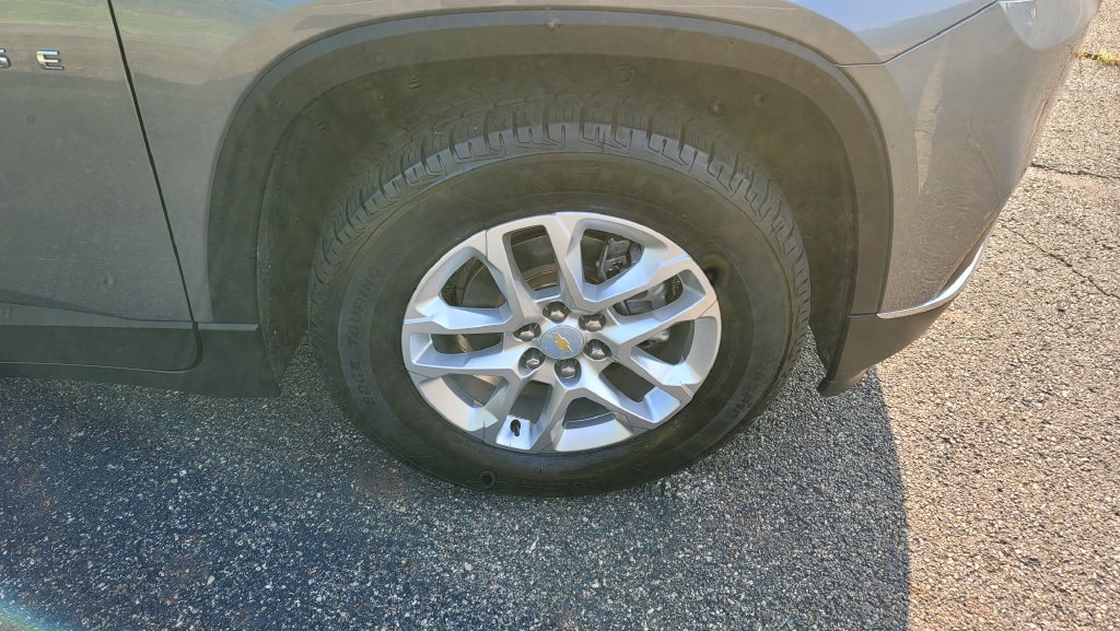 Used 2021 Chevrolet Traverse LT w/ LPO, Floor Liner Package AWD/4WD image 15
