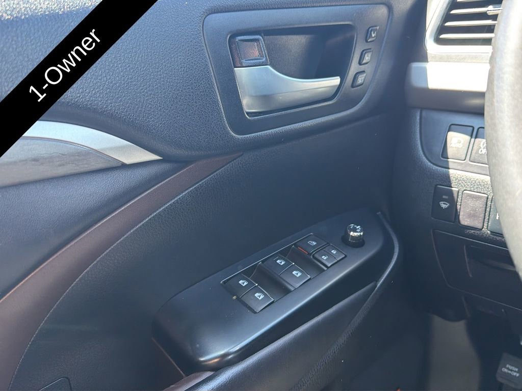 Used 2018 Toyota Highlander Limited FWD image 28