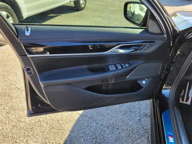 Used 2019 BMW 740i w/ M Sport Package image 14