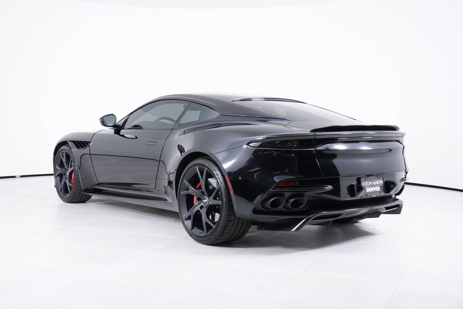 Used 2019 Aston Martin DBS Superleggera RWD image 3