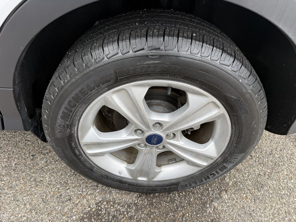 Used 2016 Ford Escape SE AWD/4WD image 9