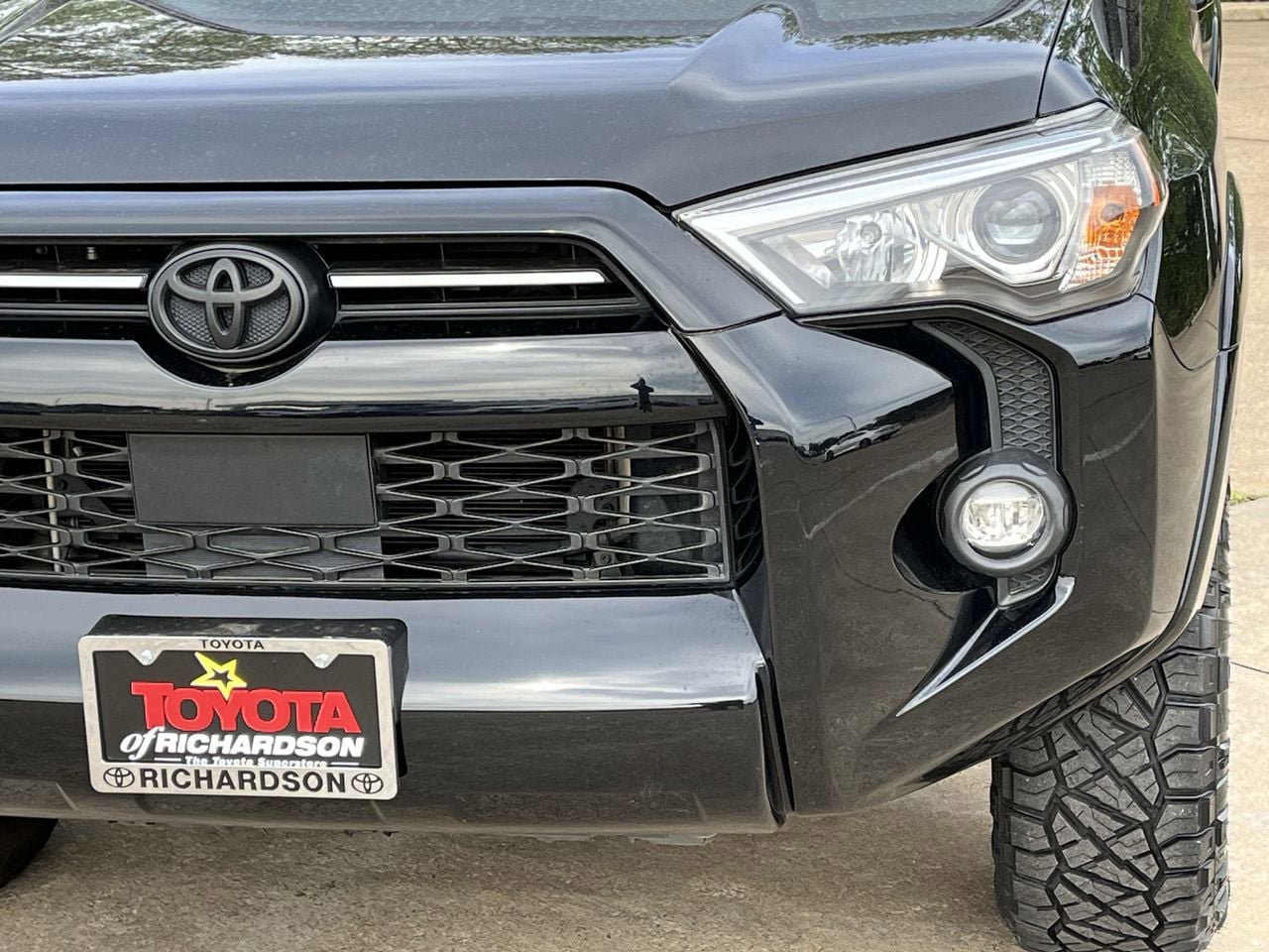 Used 2023 Toyota 4Runner SR5 Premium w/ Moonroof Package RWD image 8