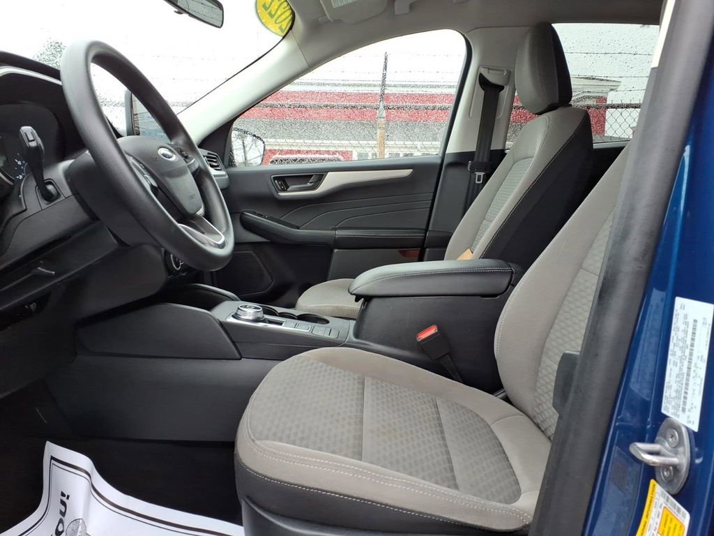 Certified 2022 Ford Escape SE image 14
