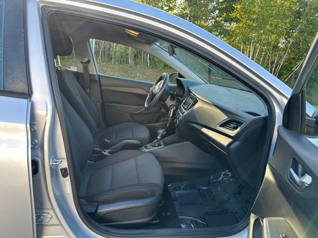 Used 2020 Hyundai Accent SE FWD image 12