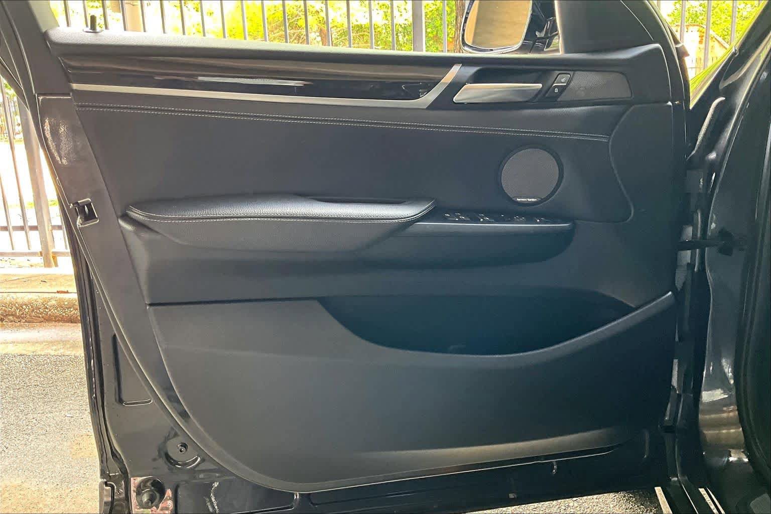 Used 2018 BMW X4 M40i image 21