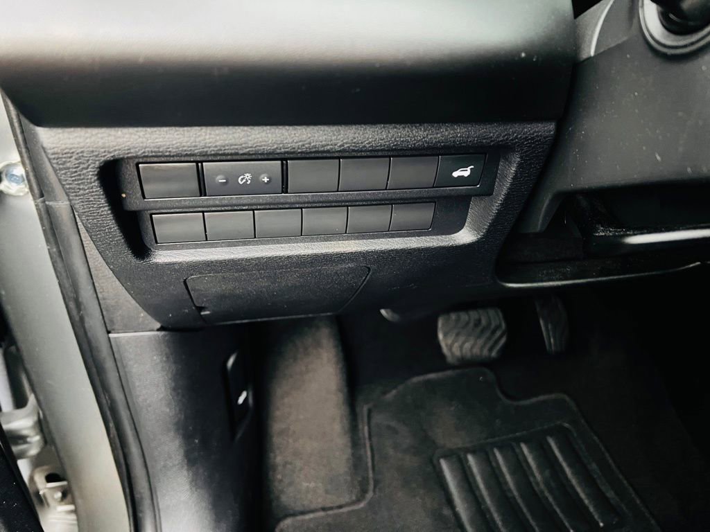 Used 2022 Mitsubishi Outlander SEL Black Edition image 12