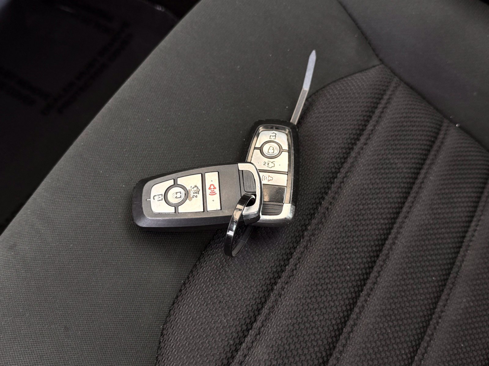 Used 2019 Ford Fusion SE FWD image 33